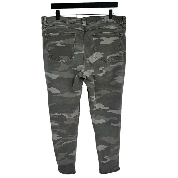 WIT & WISDOM Grey Green Camo Ankle Jeans 16 - Picture 9 of 9